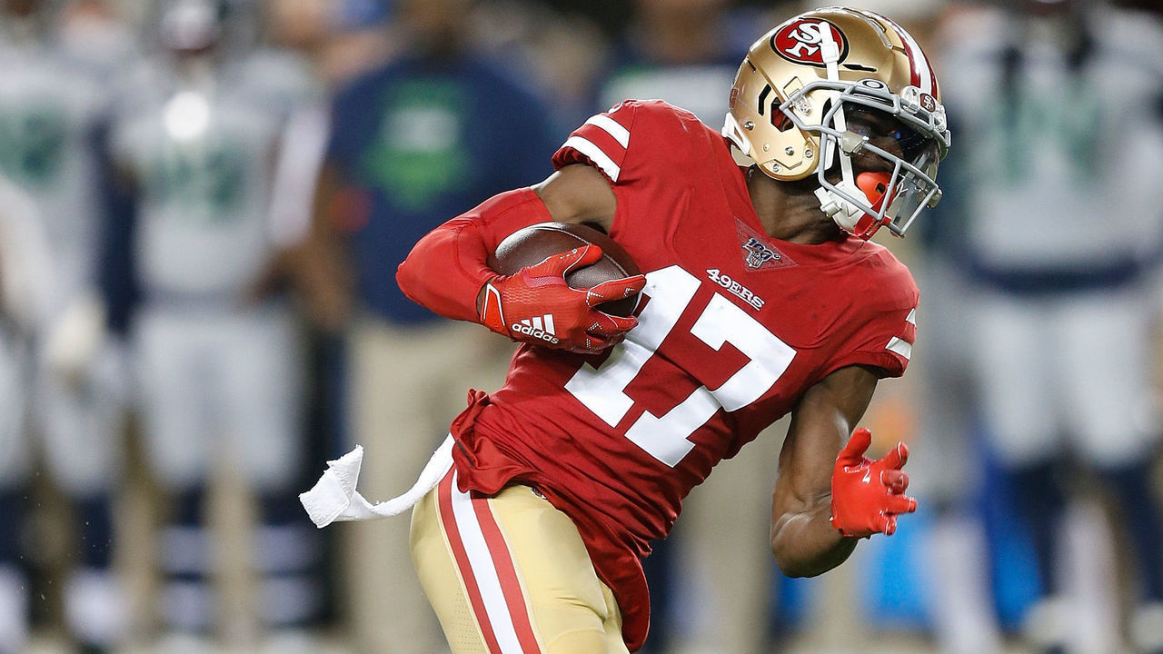 SANTA CLARA, CALIFORNIA - NOVEMBER 11: Emmanuel Sanders #17 of the San Francisco 49ers makes a catch for a first down in the first quarter against the Seattle Seahawks at Levi's Stadium on November 11, 2019 in Santa Clara, California.