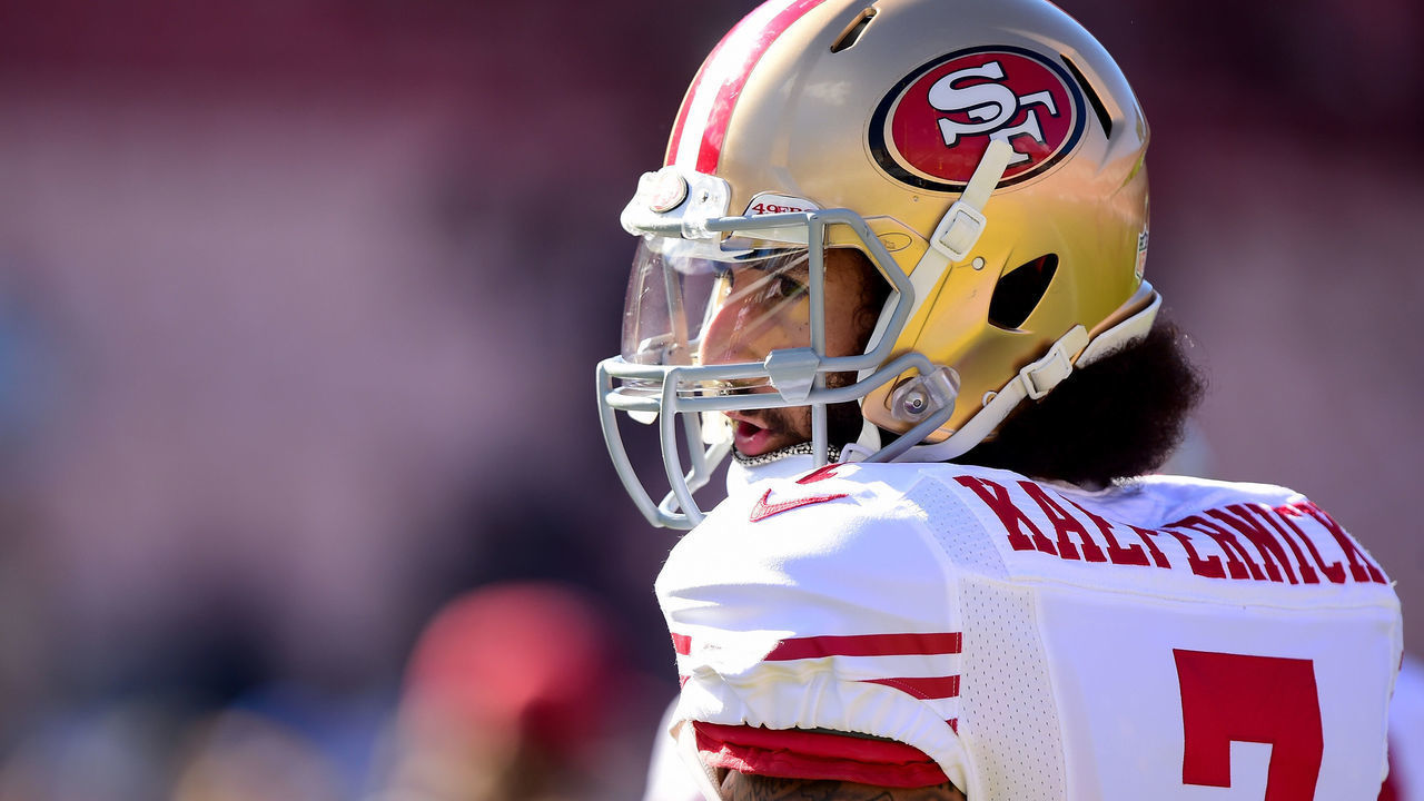 LOS ANGELES, CA - DECEMBER 24: Colin Kaepernick #7 of the San Francisco 49ers warms up before the game against the Los Angeles Rams at Los Angeles Memorial Coliseum on December 24, 2016 in Los Angeles, California.