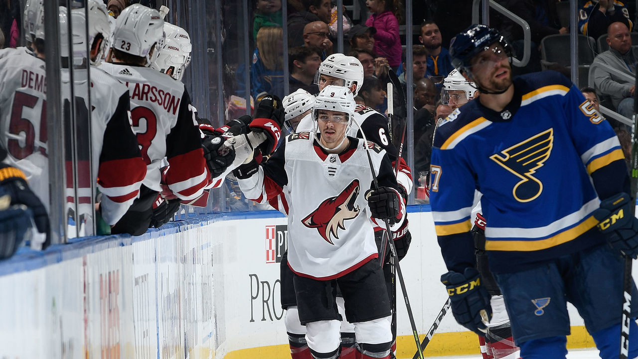 ST. LOUIS, MO - NOVEMBER 12: Clayton Keller #9 of the Arizona Coyotes is congratulated after scoring a goal against the St. Louis Blues at Enterprise Center on November 12, 2019 in St. Louis, Missouri.
