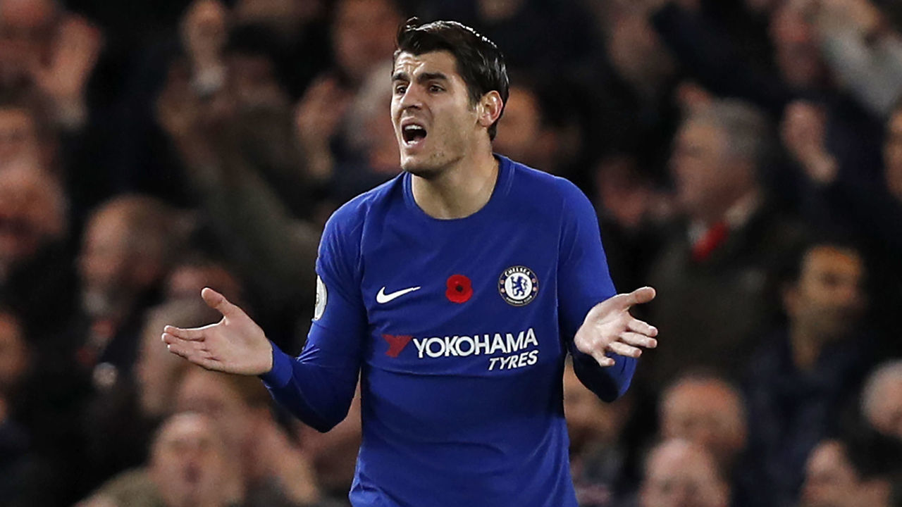 Chelsea's Spanish striker Alvaro Morata reacts after their goal was disallowed during the English Premier League football match between Chelsea and Manchester United at Stamford Bridge in London on November 5, 2017. / AFP PHOTO / Adrian DENNIS /