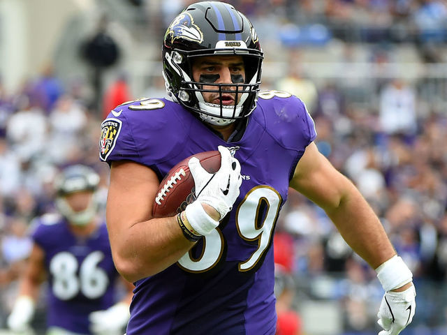 BALTIMORE, MD - OCTOBER 13: Mark Andrews #89 of the Baltimore Ravens runs against the Cincinnati Bengals during the first half at M&T Bank Stadium on October 13, 2019 in Baltimore, Maryland.