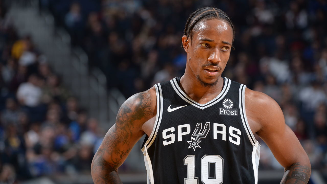 SAN FRANCISCO, CA - NOVEMBER 1: DeMar DeRozan #10 of the San Antonio Spurs looks on against the Golden State Warriors on November 1, 2019 at Chase Center in San Francisco, California. NOTE TO USER: User expressly acknowledges and agrees that, by downloading and or using this photograph, user is consenting to the terms and conditions of Getty Images License Agreement. Mandatory Copyright Notice: Copyright 2019 NBAE