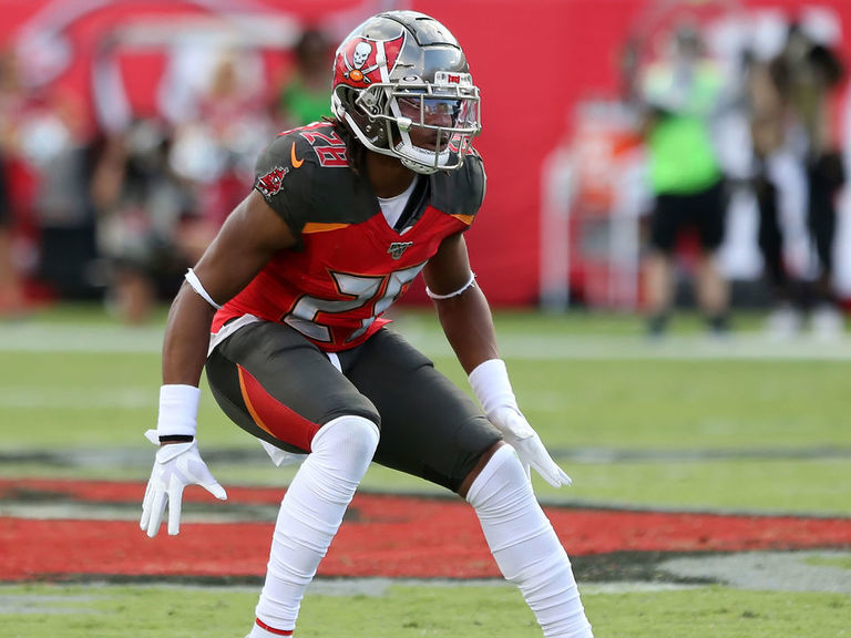 Buccaneers cut former first-round pick Vernon Hargreaves after