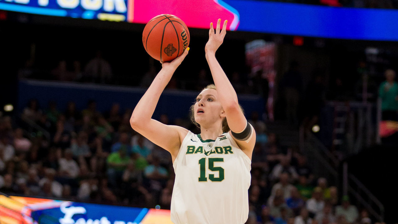 TAMPA, FL - APRIL 05: Baylor forward Lauren Cox (15) shoots in 2019 NCAA Women's National Semifinal Game One between the Oregon Ducks and the Baylor Bears at at Amelie Arena in Tampa, FL on on April 5.