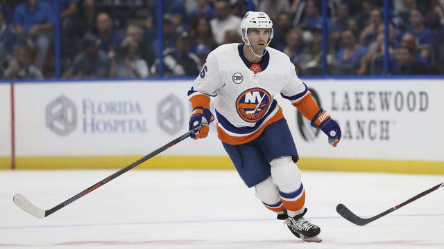TAMPA, FL - NOVEMBER 08: New York Islanders left wing Andrew Ladd (16) skates in the first period of the regular season NHL game between the New York Islanders and Tampa Bay Lightning on November 08, 2018 at Amalie Arena in Tampa, FL.
