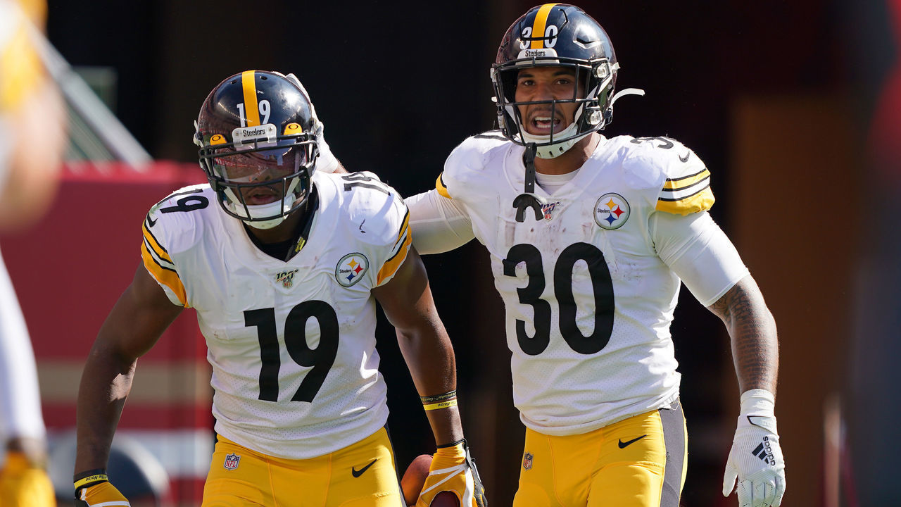 SANTA CLARA, CALIFORNIA - SEPTEMBER 22: JuJu Smith-Schuster #19 and James Conner #30 of the Pittsburgh Steelers celebrates after Smith-Schuster caught a pass and broke away for a 76 yard touchdown play against the San Francisco 49ers during the third quarter of an NFL football game at Levi's Stadium on September 22, 2019 in Santa Clara, California.