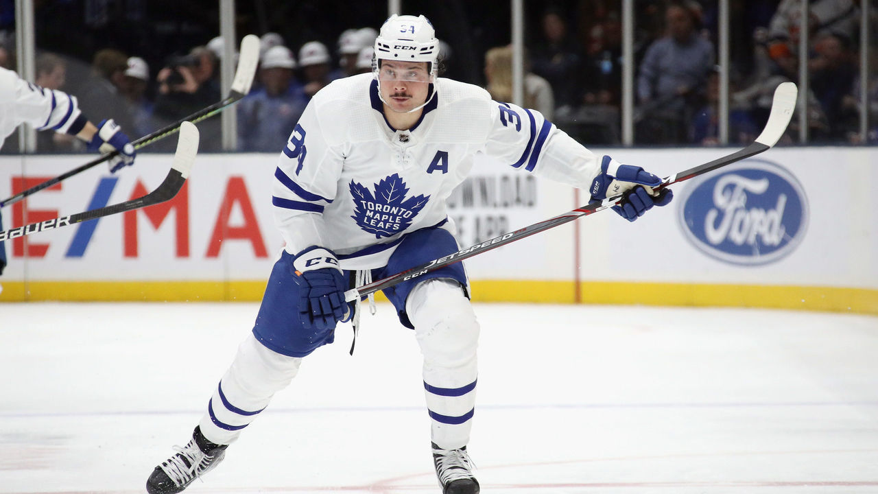 UNIONDALE, NEW YORK - NOVEMBER 13: Auston Matthews #34 of the Toronto Maple Leafs skates against the New York Islanders at NYCB Live's Nassau Coliseum on November 13, 2019 in Uniondale, New York. The Islanders defeated the Maple Leafs 5-4