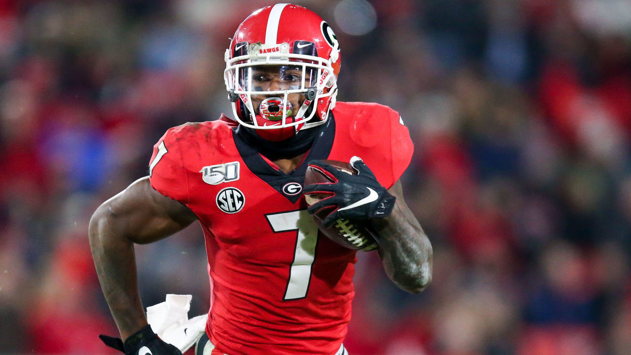 ATHENS, GA - NOVEMBER 9: D'Andre Swift #7 of the Georgia Bulldogs rushes during the second half of a game against the Missouri Tigers at Sanford Stadium on November 9, 2019 in Athens, Georgia.