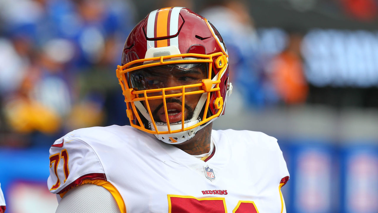 EAST RUTHERFORD, NJ - OCTOBER 28: Washington Redskins offensive tackle Trent Williams (71) prior to the National Football League game between the Washington Redskins and the New York Giants on October 28, 2018 at Met Life Stadium in East Rutherford, NJ.