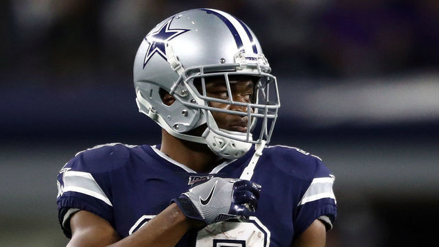 ARLINGTON, TEXAS - NOVEMBER 10: Amari Cooper #19 of the Dallas Cowboys at AT&T Stadium on November 10, 2019 in Arlington, Texas.