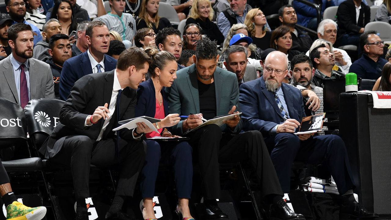 SAN ANTONIO, TX - NOVEMBER 16: The San Antonio Spurs coaching staff looks over plays during the game against the Portland Trail Blazers on November 16, 2019 at the AT&T Center in San Antonio, Texas. Mandatory Copyright Notice: Copyright 2019 NBAE (Photos by Logan Riely/NBAE via Getty Images)