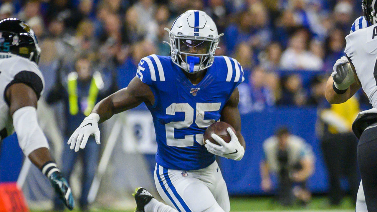 INDIANAPOLIS, IN - NOVEMBER 17: Marlon Mack #25 of the Indianapolis Colts runs with the ball during the first quarter of the game against the Jacksonville Jaguars at Lucas Oil Stadium on November 17, 2019 in Indianapolis, Indiana.