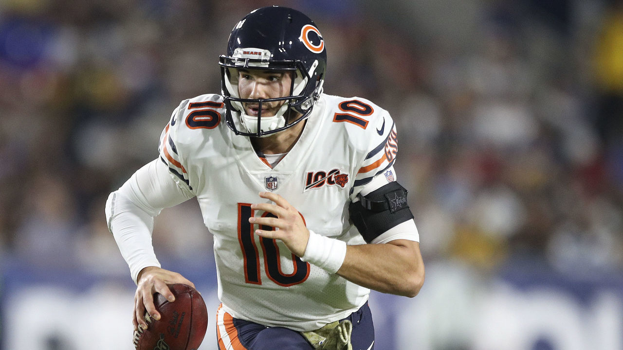 LOS ANGELES, CALIFORNIA - NOVEMBER 17: Quarterback Mitchell Trubisky #10 of the Chicago Bears looks to pass in the first half against the Los Angeles Rams at Los Angeles Memorial Coliseum on November 17, 2019 in Los Angeles, California.