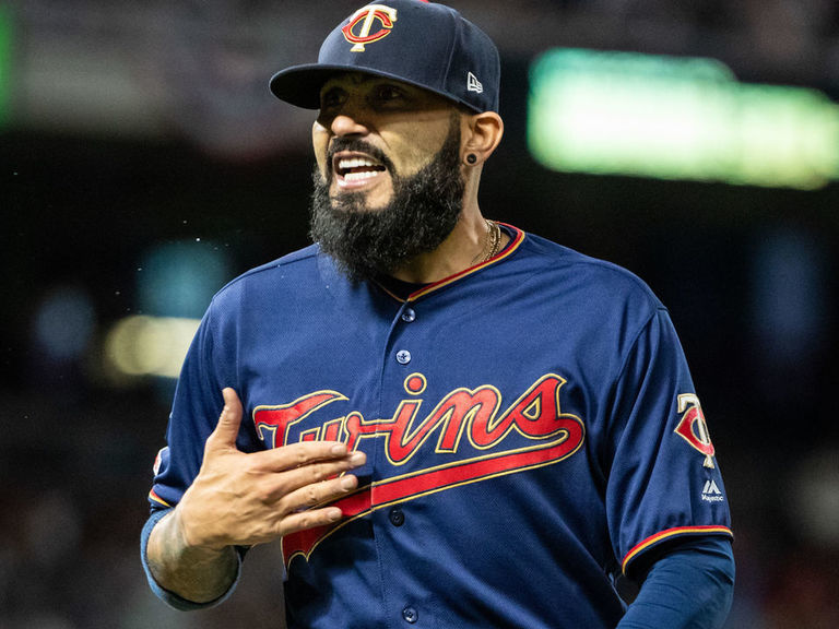 Dodgers trade Sergio Romo to Tampa Bay Rays