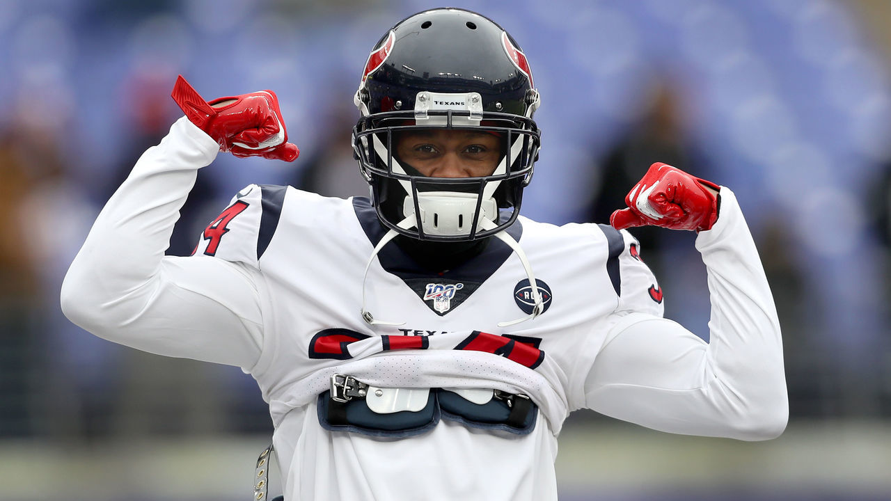 BALTIMORE, MARYLAND - NOVEMBER 17: Carlos Hyde #23 of the Houston Texans warms up against the Baltimore Ravens at M&T Bank Stadium on November 17, 2019 in Baltimore, Maryland.