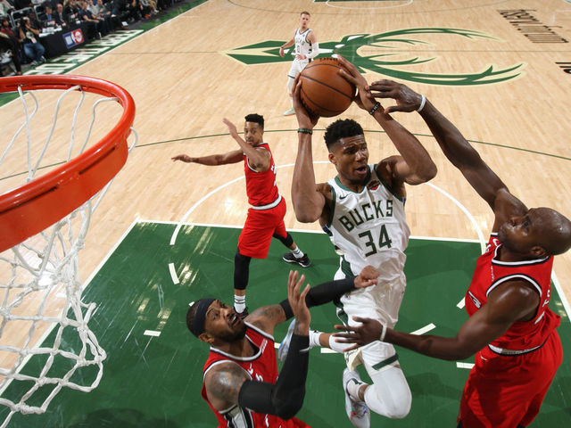 CHICAGO, IL - NOVEMBER 21: Giannis Antetokounmpo #34 of the Milwaukee Bucks shoots the ball against the Portland Trail Blazers on November 21, 2019 at the United Center in Chicago, Illinois. Mandatory Copyright Notice: Copyright 2019 NBAE