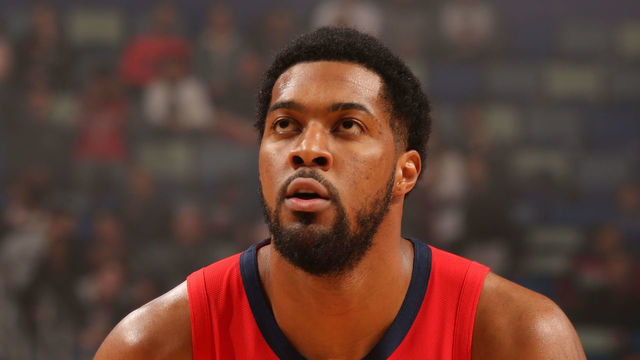 NEW ORLEANS, LA - NOVEMBER 14: Derrick Favors #22 of the New Orleans Pelicans looks on during the game against the LA Clippers on November 14, 2019 at the Smoothie King Center in New Orleans, Louisiana. Mandatory Copyright Notice: Copyright 2019 NBAE