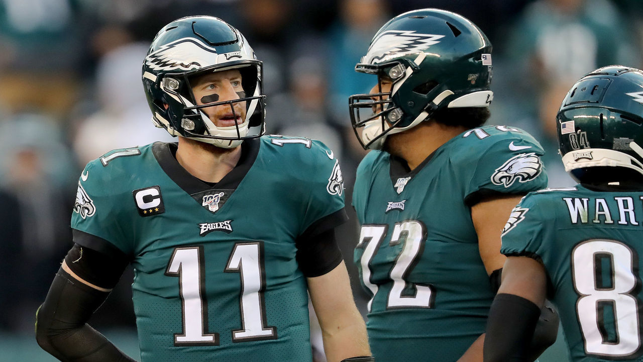 PHILADELPHIA, PENNSYLVANIA - NOVEMBER 24: Carson Wentz #11 of the Philadelphia Eagles reacts in the final minutes of the game against the Seattle Seahawks at Lincoln Financial Field on November 24, 2019 in Philadelphia, Pennsylvania.The Seattle Seahawks defeated the Philadelphia Eagles 17-9.