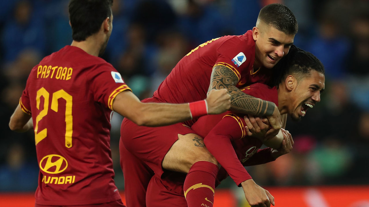 UDINE, ITALY - OCTOBER 30: Chris Smalling of AS Roma celebrates after scoring a goal during the Serie A match between Udinese Calcio and AS Roma at Stadio Friuli on October 30, 2019 in Udine, Italy.