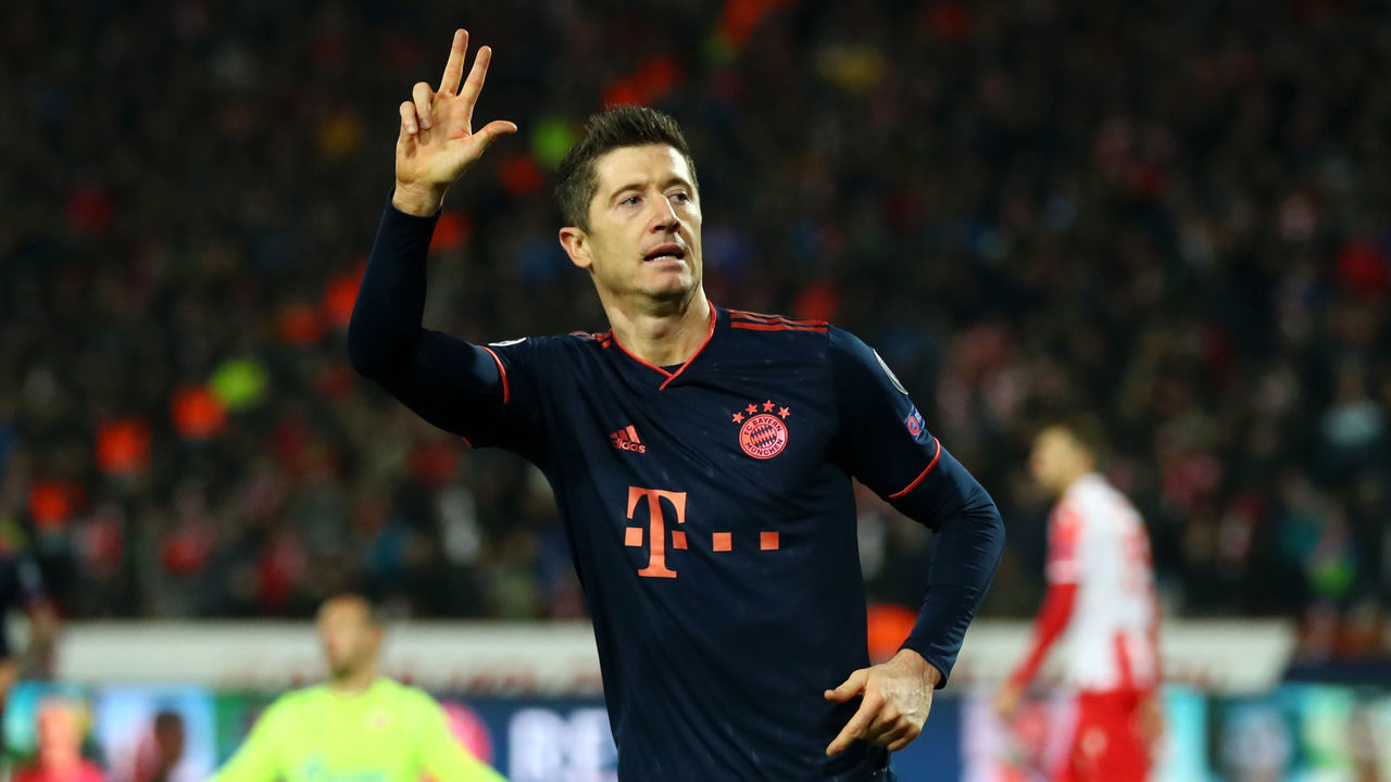 Lewandowski makes Champions League history with 4 goals in | theScore