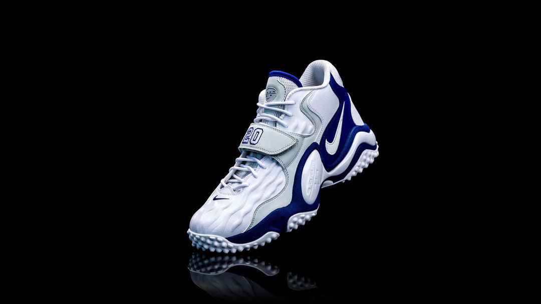 Nike honors Barry Sanders with limited-edition shoe | theScore.com