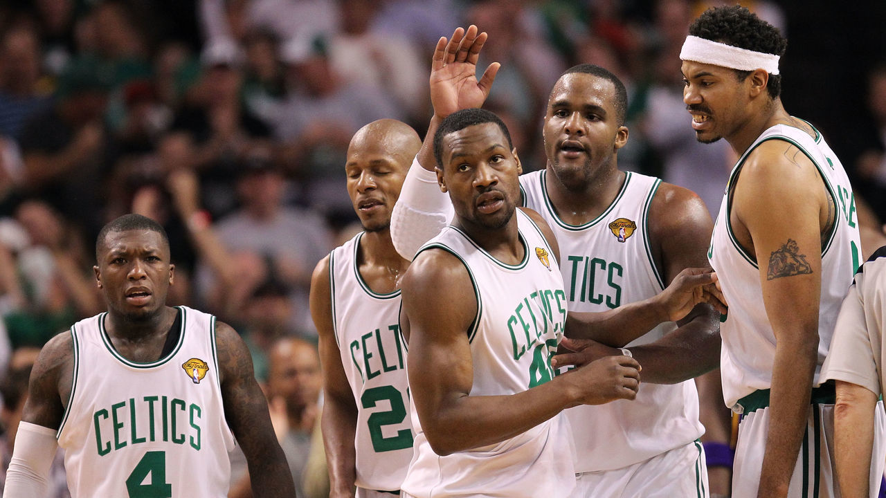 BOSTON - JUNE 10: (L-R) Nate Robinson #4, Ray Allen #20, Tony Allen #42, Glen Davis #11 and Rasheed Wallace #30 of the Boston Celtics celebrate a play during Game Four of the 2010 NBA Finals against the Los Angeles Lakers on June 10, 2010 at TD Garden in Boston, Massachusetts. NOTE TO USER: User expressly acknowledges and agrees that, by downloading and/or using this Photograph, user is consenting to the terms and conditions of the Getty Images License Agreement.