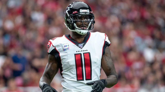 GLENDALE, ARIZONA - OCTOBER 13: Julio Jones #11 of the Atlanta Falcons in action during the NFL game against the Arizona Cardinals at State Farm Stadium on October 13, 2019 in Glendale, Arizona. The Cardinals defeated the Falcons 34-33.