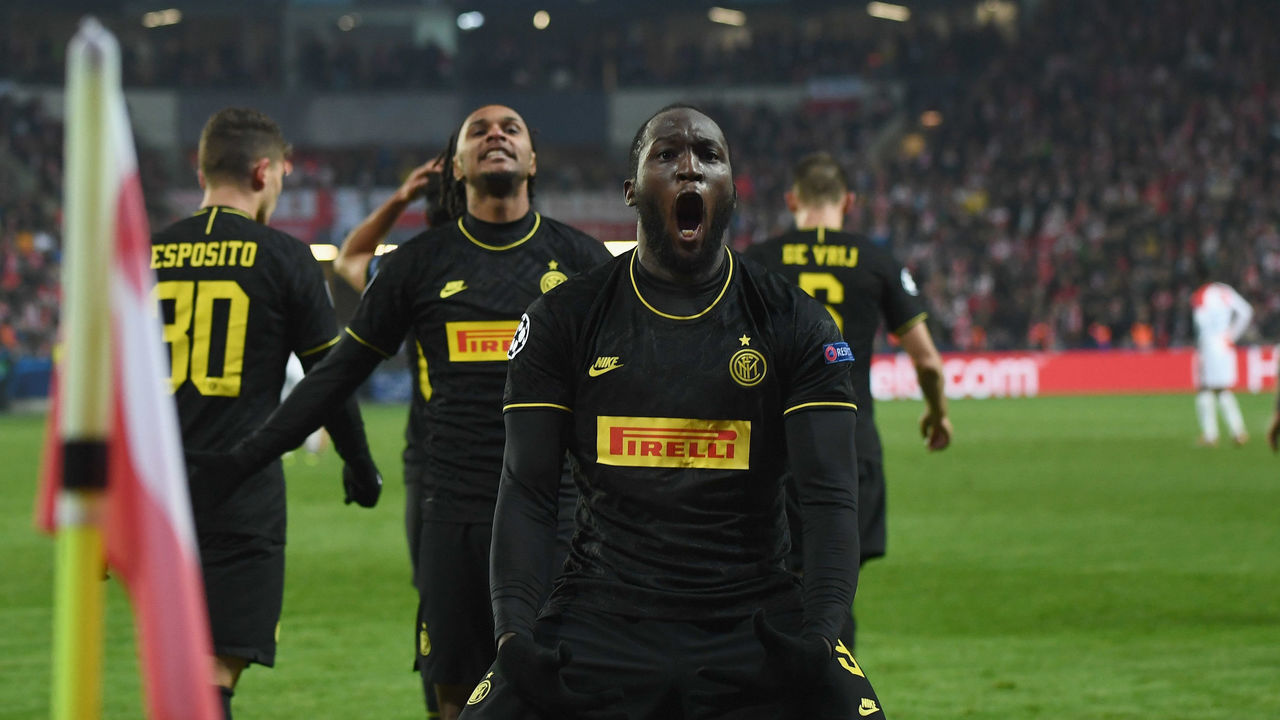 PRAGUE, CZECH REPUBLIC - NOVEMBER 27: Romelu Menama Lukaku Bolingoli of FC Internazionale celebrates after scoring the second goal during the UEFA Champions League group F match between Slavia Praha and Inter at Eden Stadium on November 27, 2019 in Prague, Czech Republic.