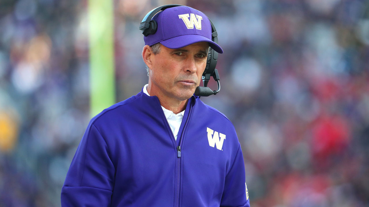 SEATTLE, WASHINGTON - NOVEMBER 02: Head Coach Chris Petersen of the Washington Huskies reacts in the fourth quarter against the Utah Utes during their game at Husky Stadium on November 02, 2019 in Seattle, Washington.
