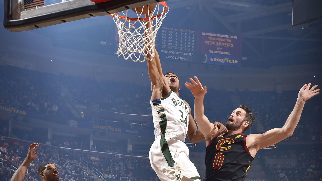 CLEVELAND, OH - NOVEMBER 29: Giannis Antetokounmpo #34 of the Milwaukee Bucks shoots the ball against the Cleveland Cavaliers on November 29, 2019 at Quicken Loans Arena in Cleveland, Ohio. NOTE TO USER: User expressly acknowledges and agrees that, by downloading and/or using this Photograph, user is consenting to the terms and conditions of the Getty Images License Agreement. Mandatory Copyright Notice: Copyright 2019 NBAE