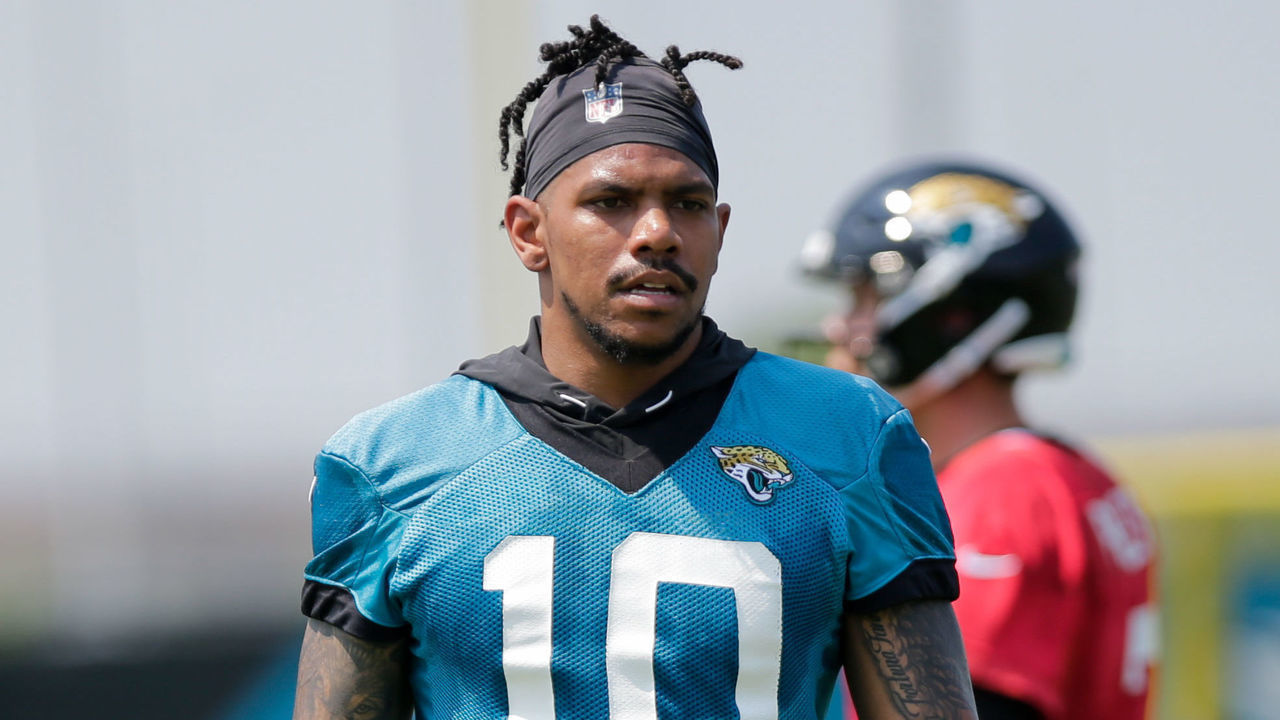 JACKSONVILLE, FL - JUNE 03: Jacksonville Jaguars wide receiver Terrelle Pryor Sr. (10) during OTAs on June 3, 2019 at DreamFinders Homes Practice Facility in Jacksonville, Fl.