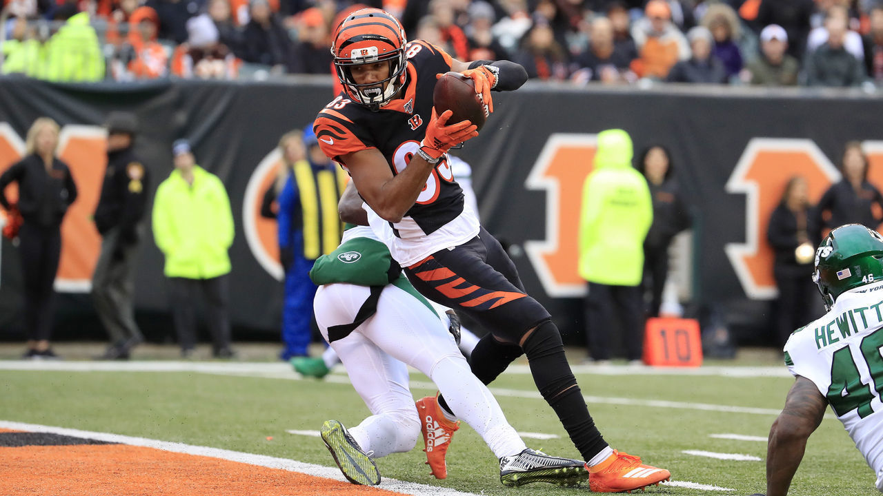 CINCINNATI, OHIO - DECEMBER 01: Tyler Boyd #83 of the Cincinnati Bengals catches a pass for a touchdown during the game against the New York Jets at Paul Brown Stadium on December 01, 2019 in Cincinnati, Ohio.