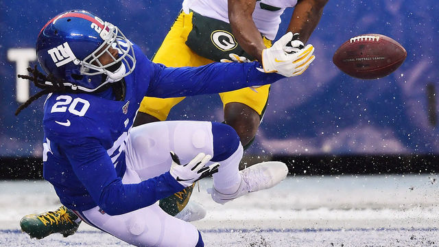 EAST RUTHERFORD, NEW JERSEY - DECEMBER 01: Janoris Jenkins #20 of the New York Giants attempts to block a pass meant for Marquez Valdes-Scantling #83 of the Green Bay Packers during the first half of their game at MetLife Stadium on December 01, 2019 in East Rutherford, New Jersey.
