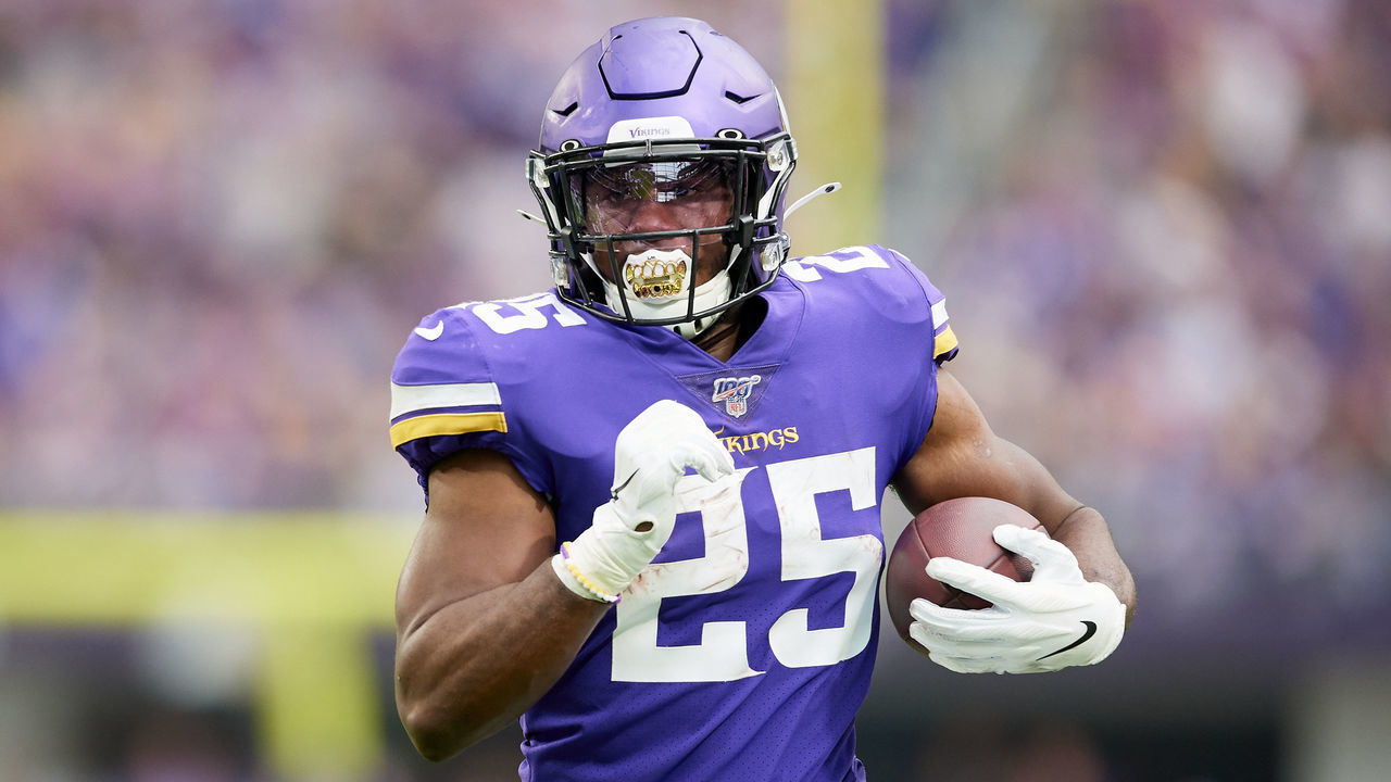 MINNEAPOLIS, MINNESOTA - SEPTEMBER 08: Alexander Mattison #25 of the Minnesota Vikings carries the ball against the Atlanta Falcons during the game at U.S. Bank Stadium on September 8, 2019 in Minneapolis, Minnesota. The Vikings defeated the Falcons 28-12.