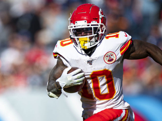 Terrell Owens runs 40-yard dash vs. Tyreek Hill (video) - Sports