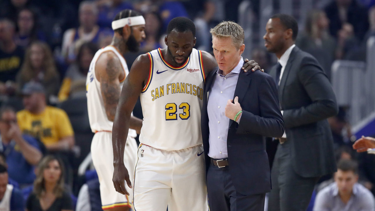 SAN FRANCISCO, CALIFORNIA - NOVEMBER 01: Draymond Green #23 of the Golden State Warriors talks to head coach Steve Kerr during their game against the San Antonio Spurs at Chase Center on November 01, 2019 in San Francisco, California.