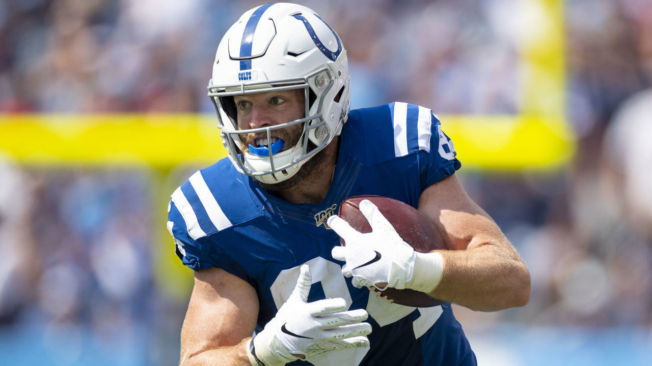NASHVILLE, TN - SEPTEMBER 15: Jack Doyle #84 of the Indianapolis Colts runs with the ball during the third quarter against the Tennessee Titans at Nissan Stadium on September 15, 2019 in Nashville, Tennessee. Indianapolis defeats Tennessee 19-17.