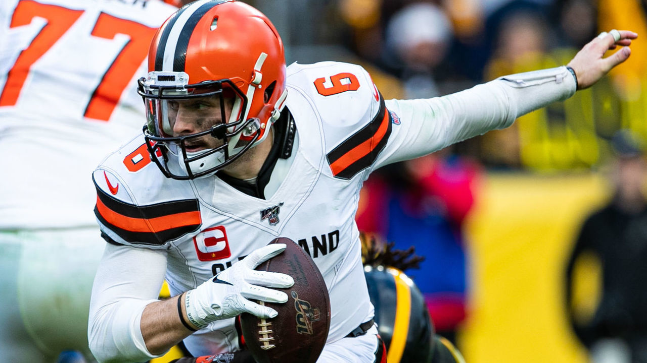 PITTSBURGH, PA - DECEMBER 01: Cleveland Browns quarterback Baker Mayfield (6) avoids the pressure during the NFL football game between the Cleveland Browns and the Pittsburgh Steelers on December 01, 2019 at Heinz Field in Pittsburgh, PA.