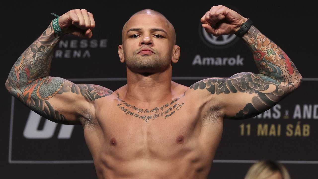 RIO DE JANEIRO, BRAZIL - MAY 10: Thiago Alves of Brazil poses on the scale during the UFC 237 weigh-in at Jeunesse Arena on May 10, 2019 in Rio de Janeiro, Brazil.