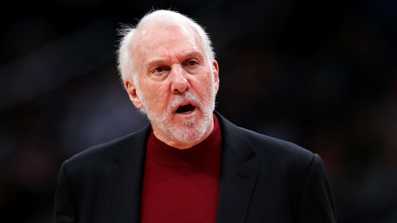 WASHINGTON, DC - NOVEMBER 20: Head coach Gregg Popovich of the San Antonio Spurs talks win an official in the first half against the Washington Wizards at Capital One Arena on November 20, 2019 in Washington, DC. NOTE TO USER: User expressly acknowledges and agrees that, by downloading and/or using this photograph, user is consenting to the terms and conditions of the Getty Images License Agreement.