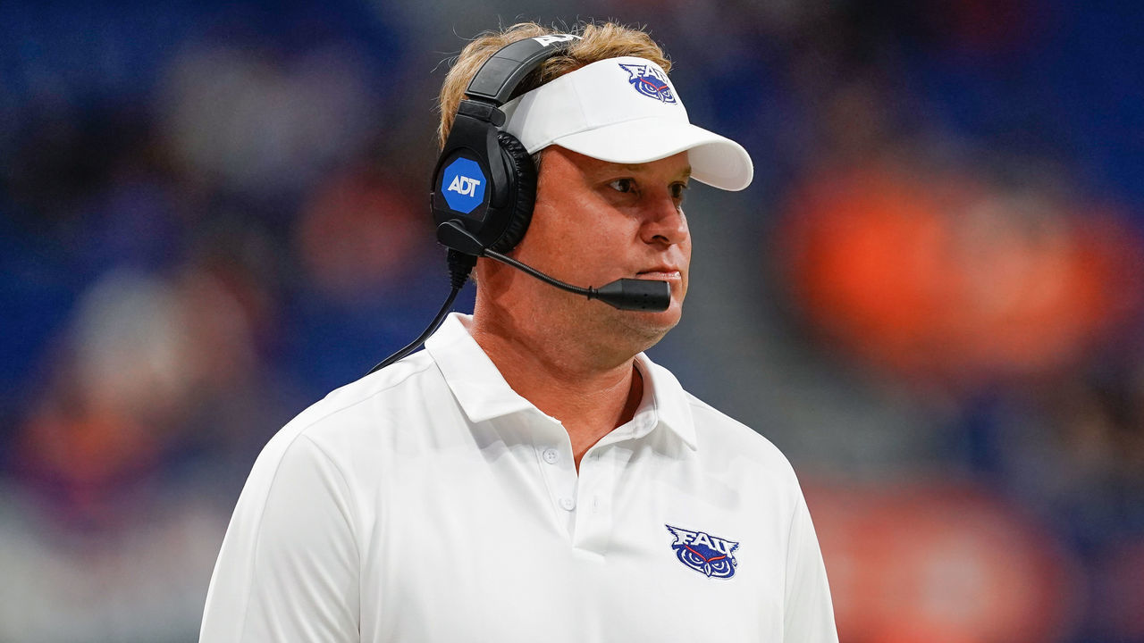 SAN ANTONIO, TX - NOVEMBER 23: Florida Atlantic Owls head coach Lane Kiffin looks on during the game between the Florida Atlantic Owls and the UTSA Roadrunners on November 23, 2019 at the Alamodome in San Antonio, TX.