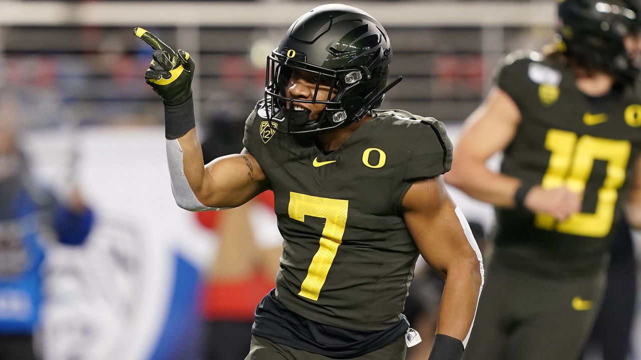 SANTA CLARA, CALIFORNIA - DECEMBER 06: Running back CJ Verdell #7 of the Oregon Ducks celebrates after he scored on a three yard touchdown run against the Utah Utes during the first half of the Pac-12 Championship Game at Levi's Stadium on December 06, 2019 in Santa Clara, California.