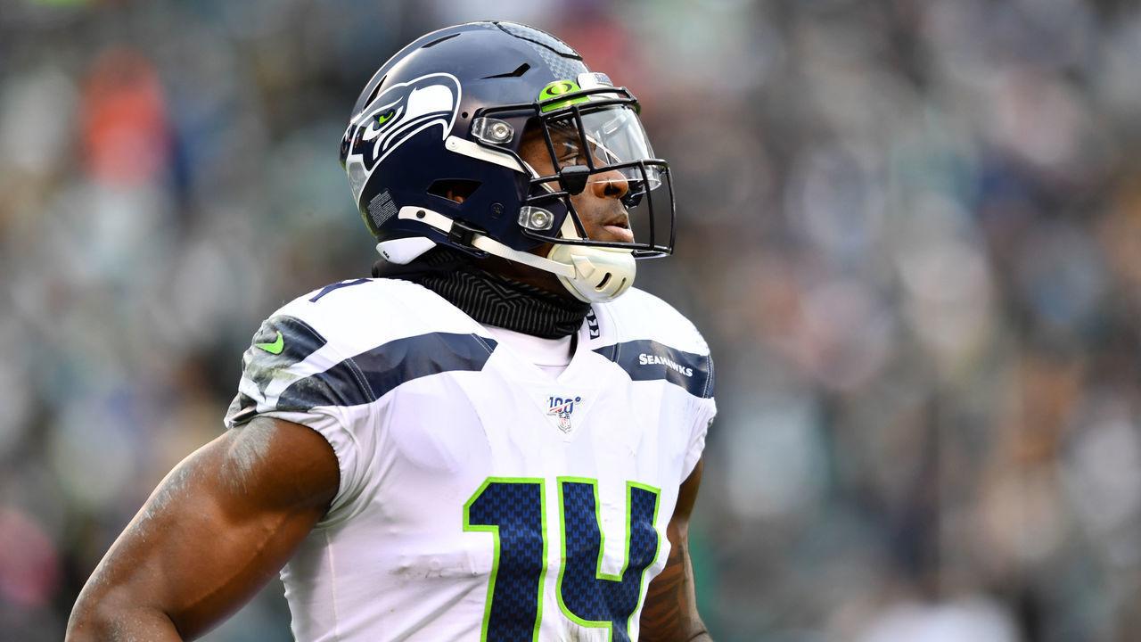 PHILADELPHIA, PA - NOVEMBER 24: Seattle Seahawks Wide Receiver DK Metcalf (14) returns to the bench in the first half during the game between the Seattle Seahawks and Philadelphia Eagles on November 24, 2019 at Lincoln Financial Field in Philadelphia, PA.