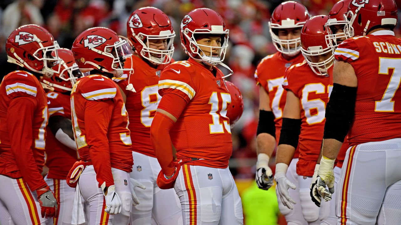 KANSAS CITY, MO - DECEMBER 01:Quarterback Patrick Mahomes #15 of the Kansas City Chiefs looks to the sidelineduring the first half against the Oakland Raiders at Arrowhead Stadium on December 1, 2019 in Kansas City, Missouri.