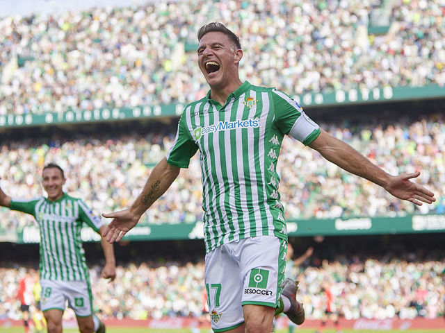 Real Betis legend Joaquin, 40, signs new 1-year contract | theScore.com