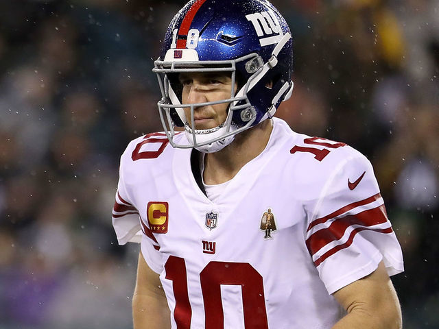 Giants' Eli Manning will return in 2019: 'He's back'