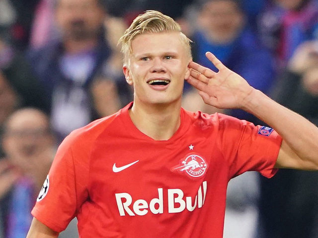 SALZBURG, AUSTRIA - OCTOBER 23: Erling Braut Haaland of Salzburg celebrates his second goal to tie the game during the Group E UEFA Champions League match between Red Bull Salzburg and SSC Napoli at Red Bull Arena on October 23, 2019 in Salzburg, Austria.
