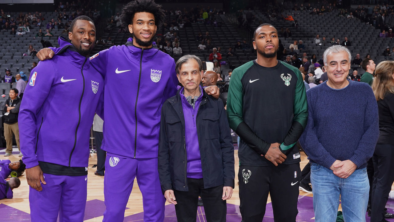 SACRAMENTO, CA - FEBRUARY 27: Harrison Barnes #40, Marvin Bagley III #35 and owner Vivek Ranadive of the Sacramento Kings poses for a photo with Sterling Brown #23 and owner Marc Lasry of the Milwaukee Bucks on February 27, 2019 at Golden 1 Center in Sacramento, California. NOTE TO USER: User expressly acknowledges and agrees that, by downloading and or using this photograph, User is consenting to the terms and conditions of the Getty Images Agreement. Mandatory Copyright Notice: Copyright 2019 NBAE