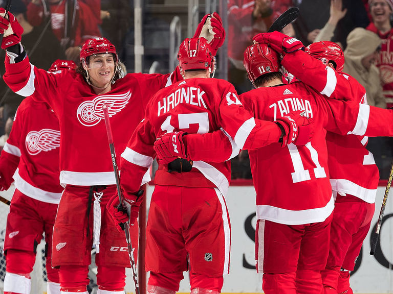 Red Wings snap 12-game skid with emphatic win over Jets | theScore.com