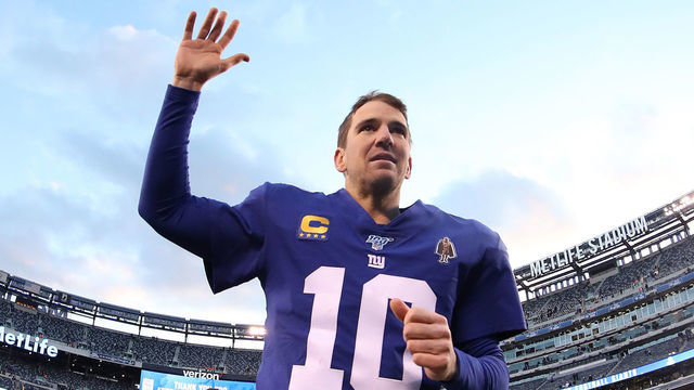 EAST RUTHERFORD, NEW JERSEY - DECEMBER 15: Eli Manning #10 of the New York Giants waves to the crowd after his 31-13 win against the Miami Dolphins during their game at MetLife Stadium on December 15, 2019 in East Rutherford, New Jersey.